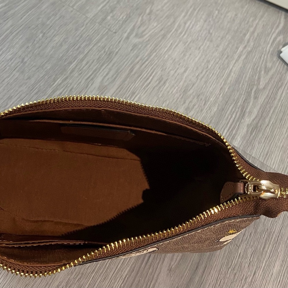NWT!! Coach X Peanuts Teri Shoulder Bag In Signature Canvas With Snoopy Print - Picture 7 of 9